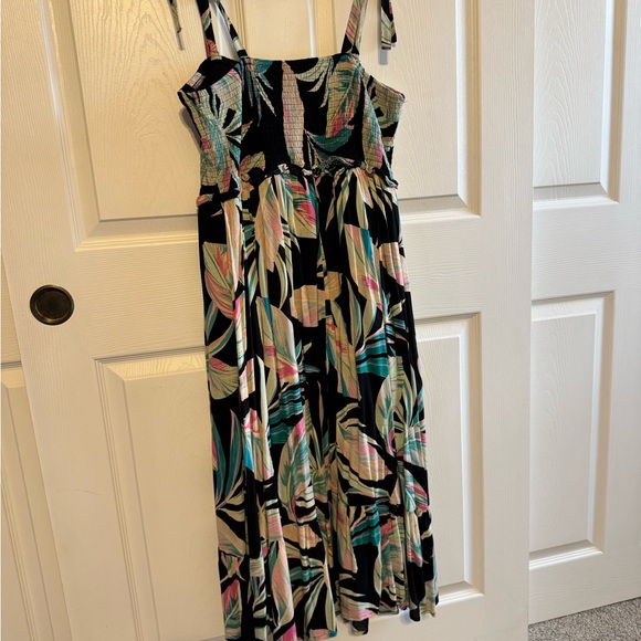Torrid Rayon Smocked Tiered Maxi Dress Size 1 - Picture 5 of 9